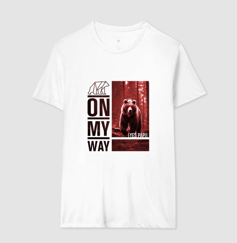 Camiseta Branca Yes Papi — On My Way (Estampa vermelha)