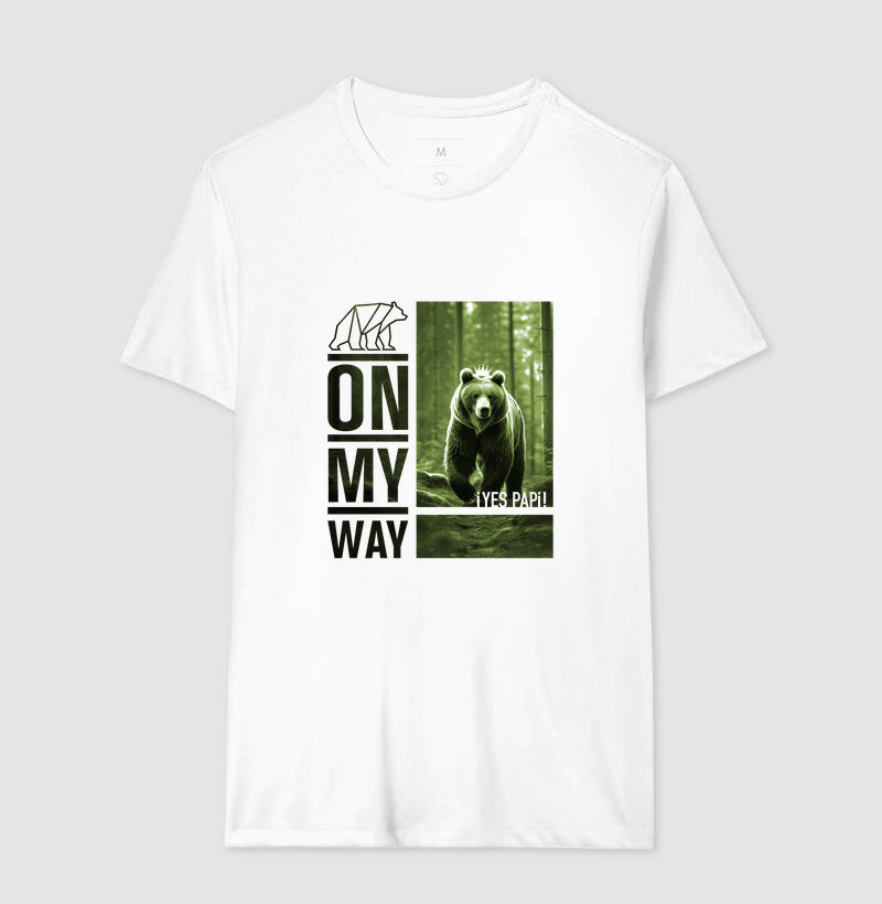 Camiseta Branca Yes Papi — On My Way (Estampa verde)